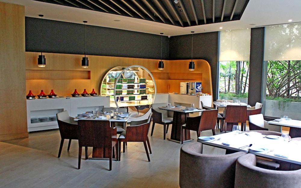 Radisson Blu Bengaluru Outer Ring Road Hotell Eksteriør bilde