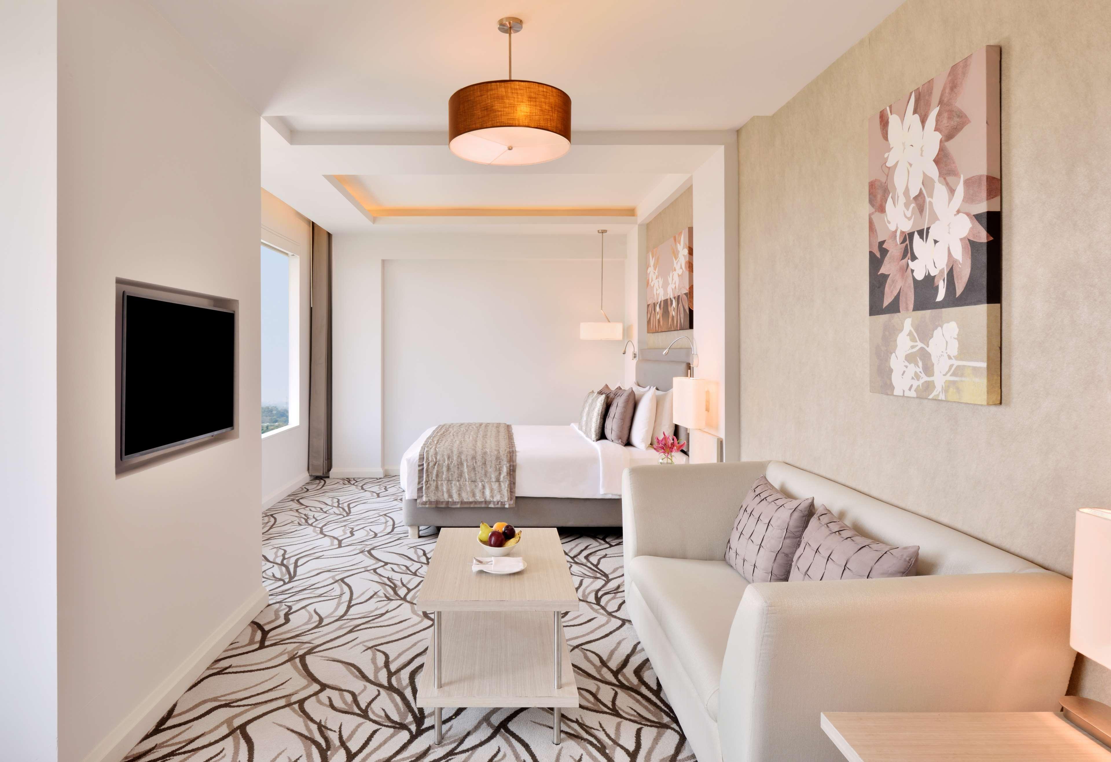 Radisson Blu Bengaluru Outer Ring Road Hotell Eksteriør bilde