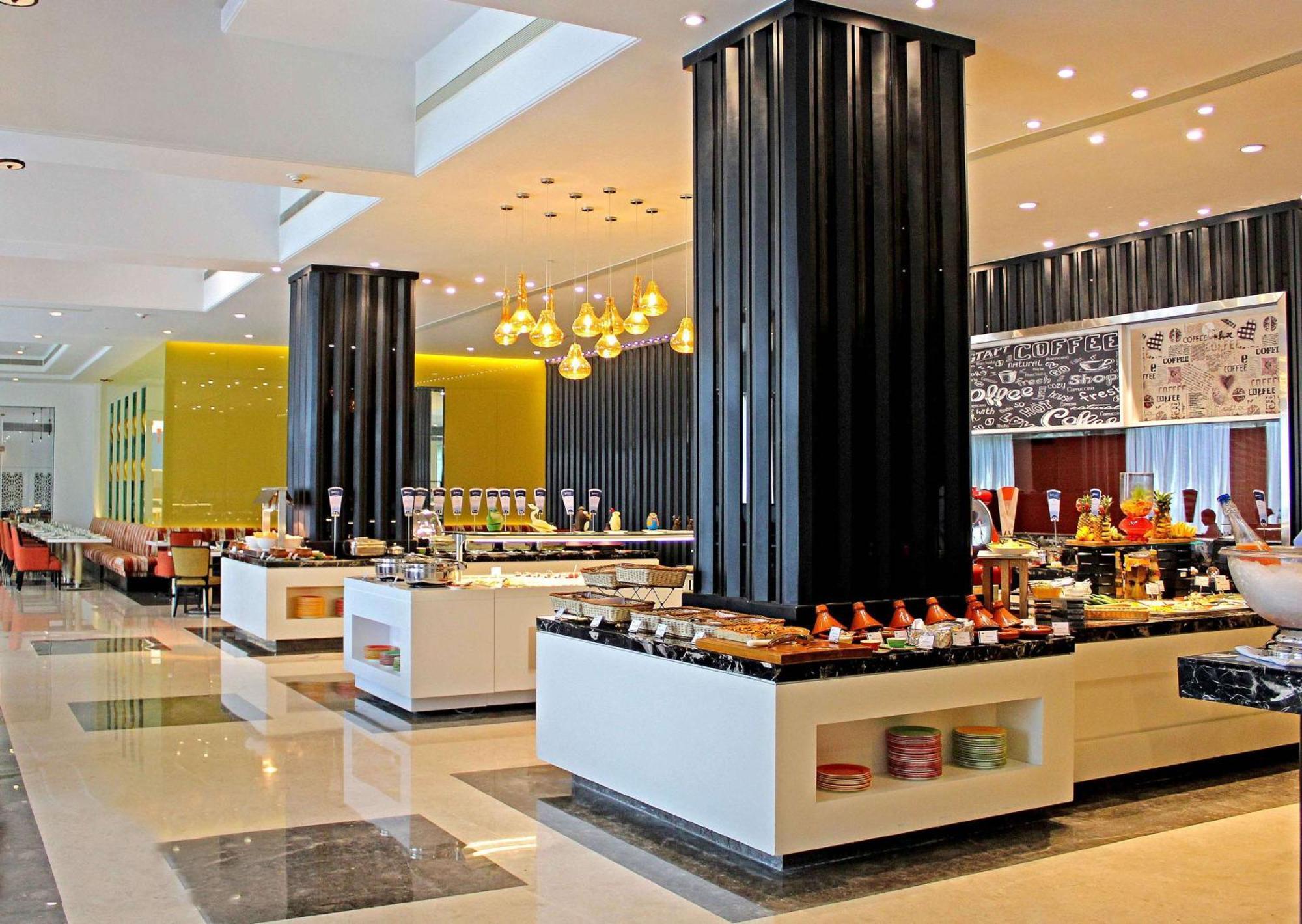 Radisson Blu Bengaluru Outer Ring Road Hotell Eksteriør bilde